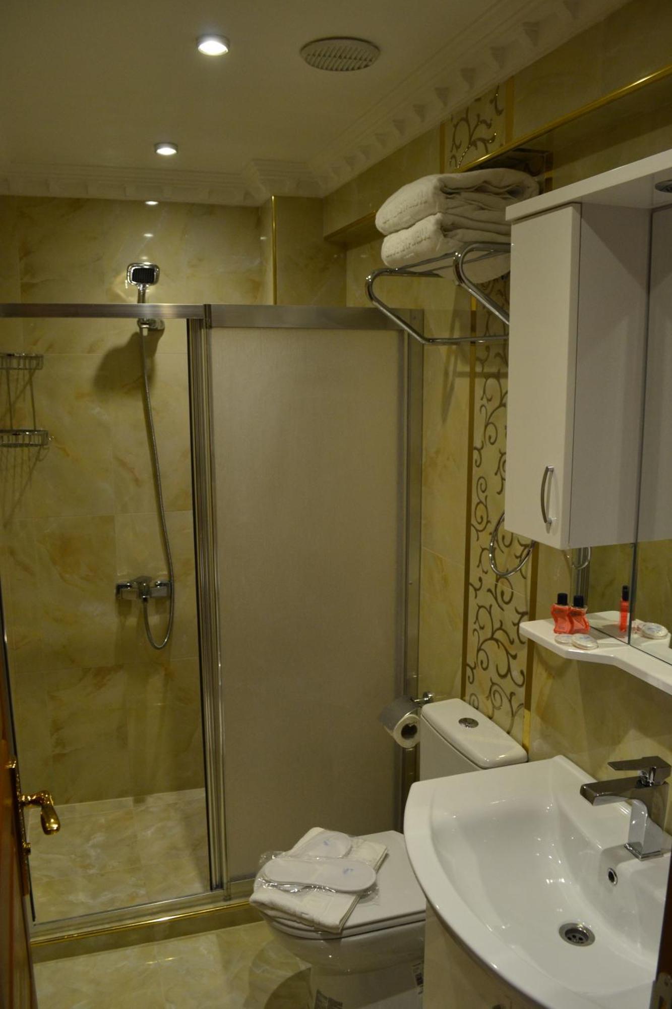 Blue Istanbul Hotel Taksim Esterno foto